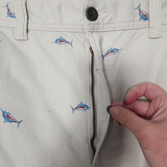 St. John's Bay Mens Flat Front Comfort Stretch Shorts Birch Sail Fish 46 Tall - Picture 4 of 7